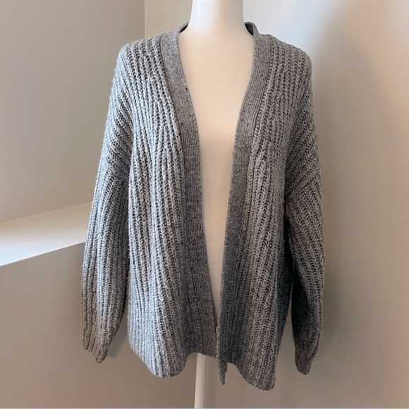 American Eagle Outfitters Sweaters - American Eagle gray open cardigan